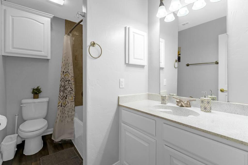 Family Friendly 2Bdrm-Walk To At&T/Cowboys Stadium Arlington Exterior photo